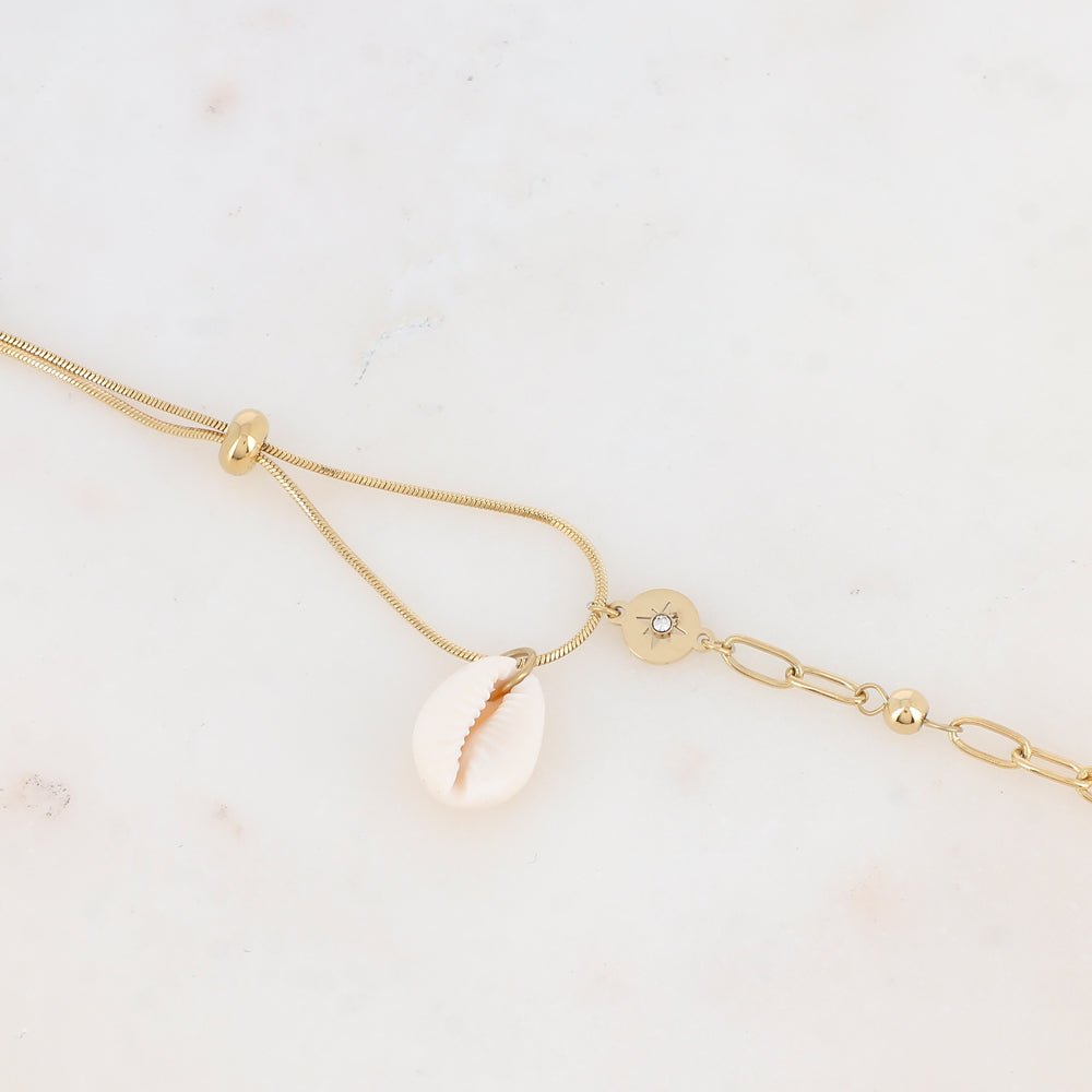 Bracelet en maille avec pendant cauri, pièce ronde strass, étoile, petite boule et rondelle