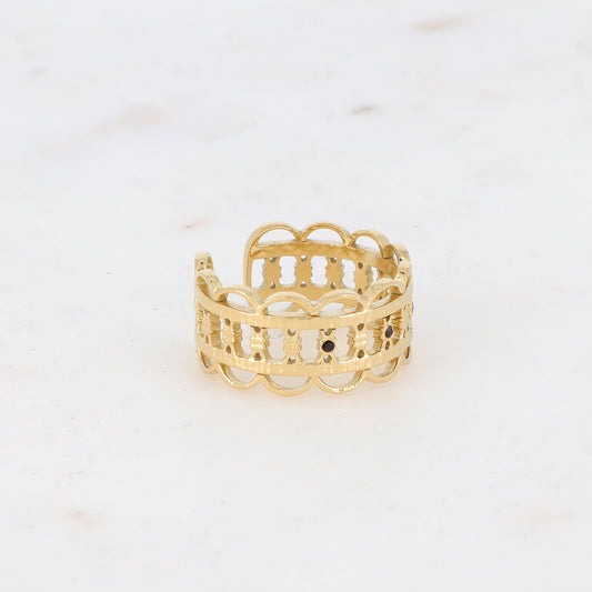 Bague ajourée embellie de 3 strass