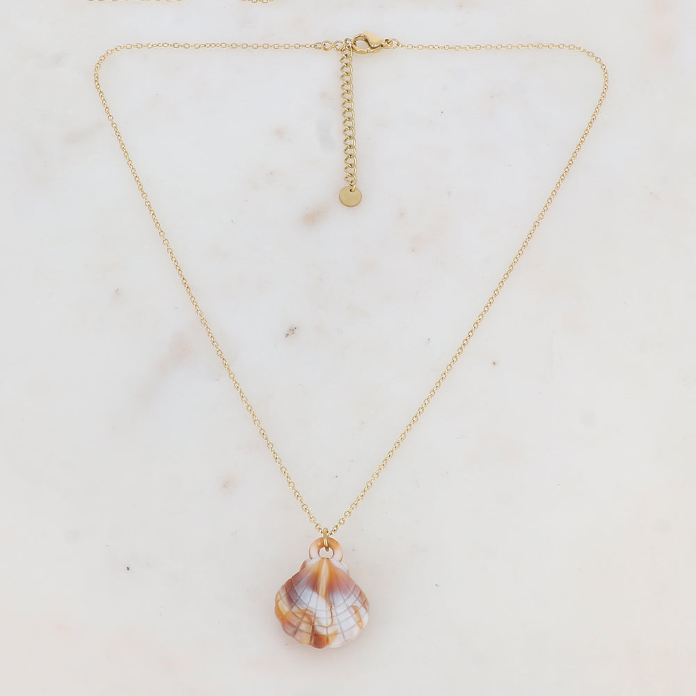 Collier avec pendentif en résine forme coquillage (40+5CM)