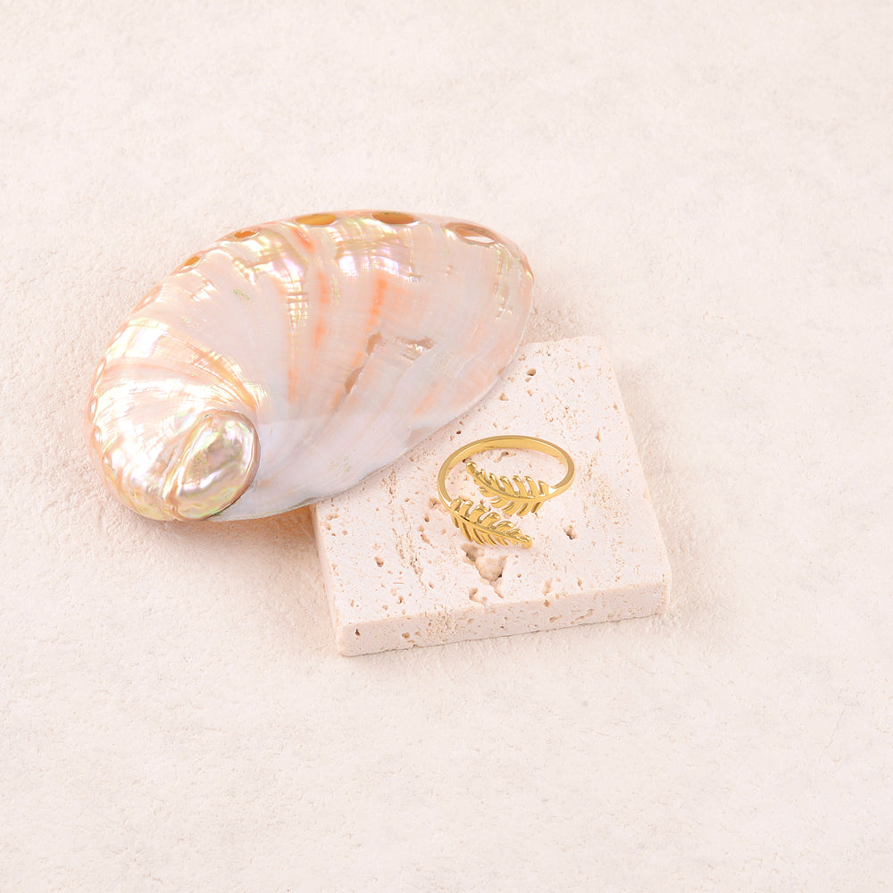Bague en forme de feuilles, ajustable devant