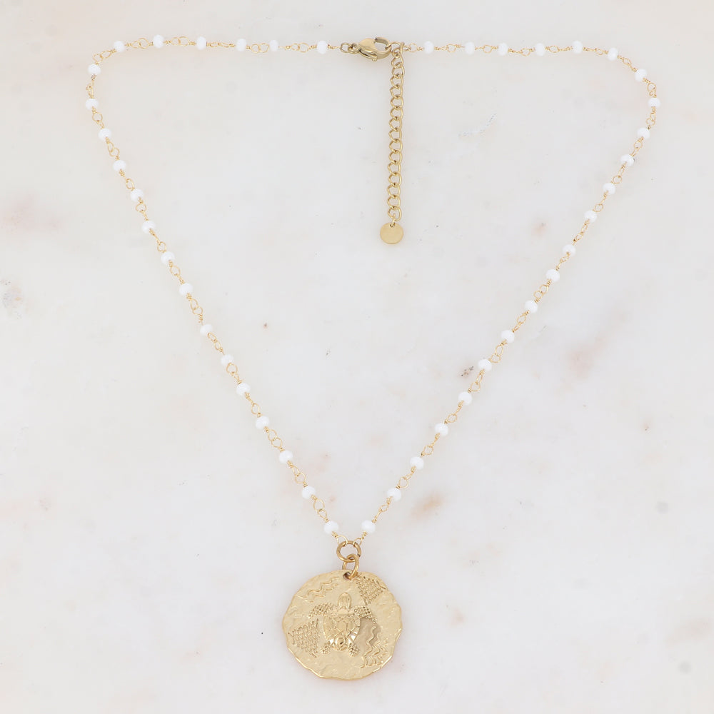 Collier avec perle en pâte de verre et pampille ronde motif tortue (40+5CM)