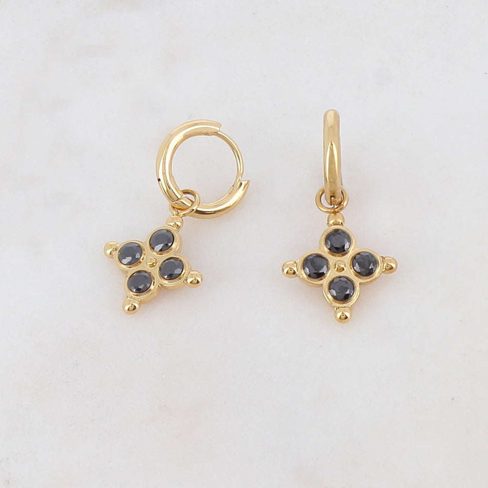 Créoles pendantes avec 4 strass 1,35 x 2,1 cm.