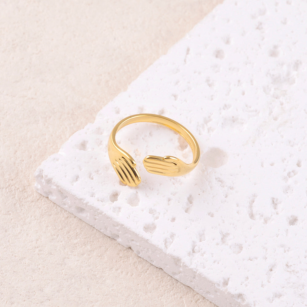 Bague câlin à la main