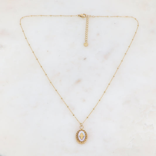 Collier avec pendentif ovale nacré sertie d'une étoile (45+5CM)