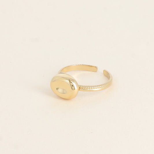 Bague - petite pastille bombée et incurvée