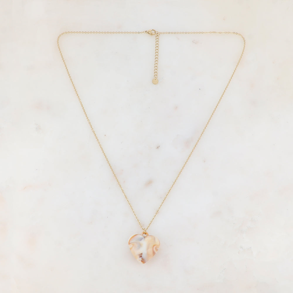 Collier avec pendentif forme cœur bombé en résine (55+5CM)