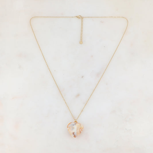 Collier avec pendentif forme cœur bombé en résine (55+5CM)