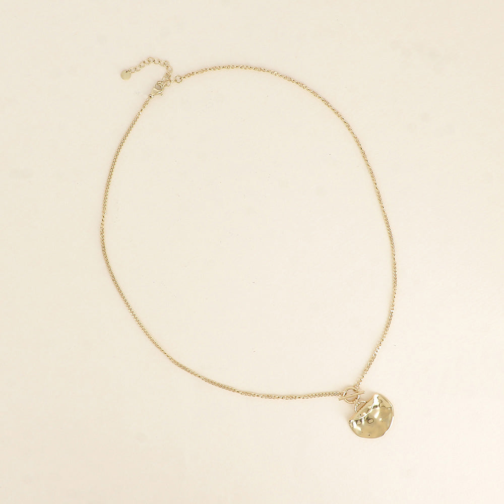 Collier - pendentif anneau et barre avec un empiècement recourbé 50+7 cm