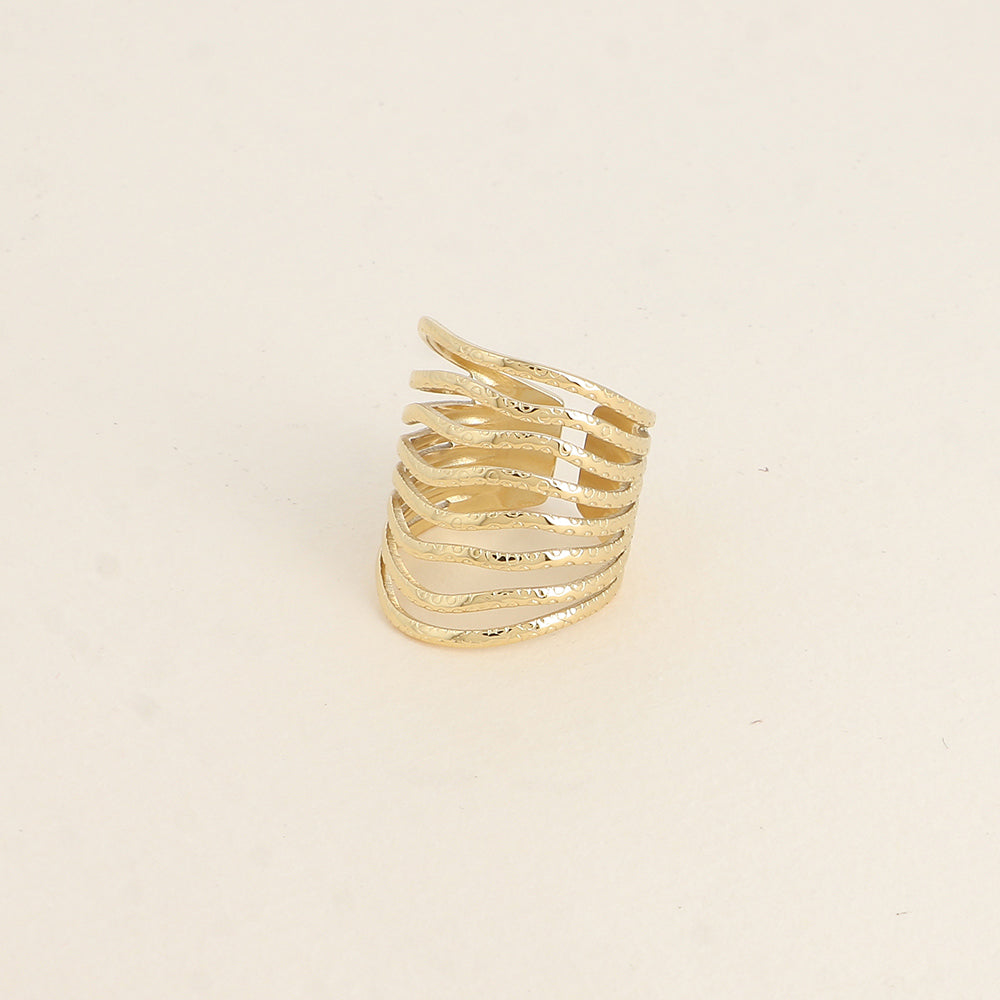 Bague large - 8 anneaux ondulés aux petits cercles gravés