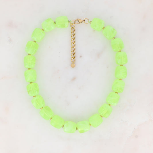 Collier avec perles carrées en résine (42+5CM)