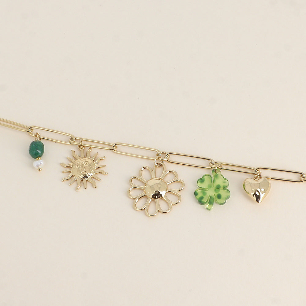 Bracelet - pierres naturelles, fleur, soleil, trèfle en résine, cœur martelé (17+3 cm)