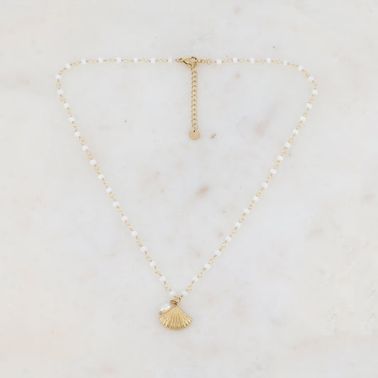 Collier avec coquille Saint-Jacques, perle d'eau douce et perles en pâtes de verre 40+5 cm