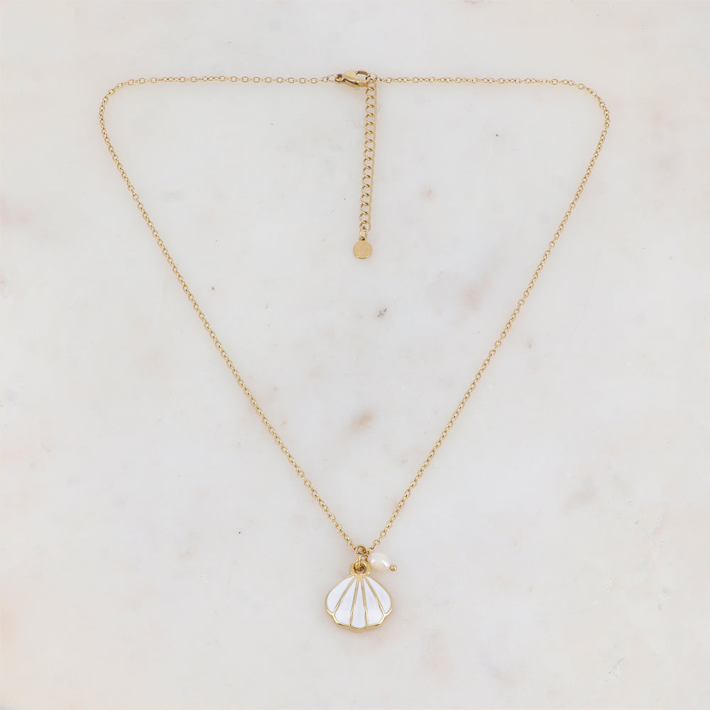 Collier avec coquillage émaillé et perle d'eau douce 45+5 cm