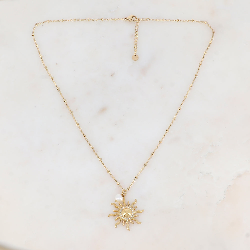 Collier avec soleil strassé et perle d'eau douce 45+5 cm
