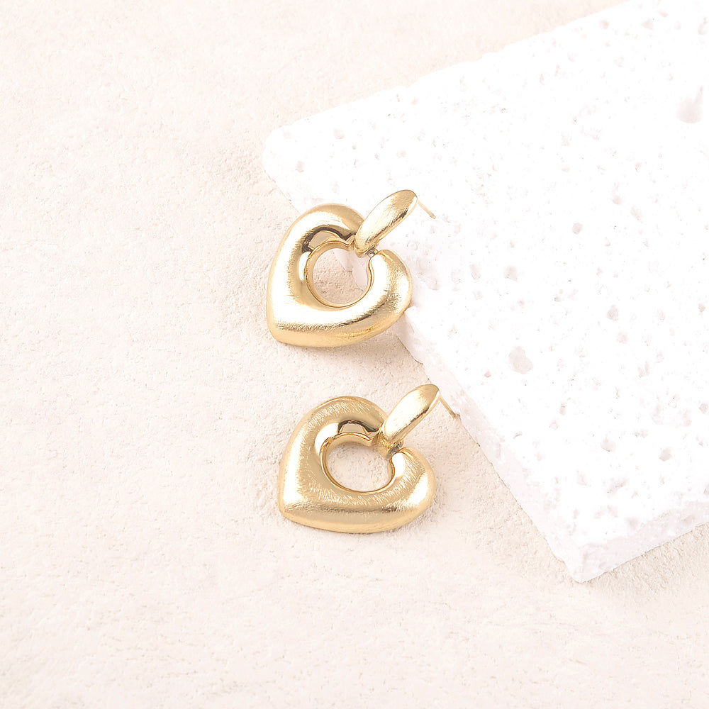 B.O à puce avec pendent cœur ajouré effet brossé 2,5 X 3,25 cm