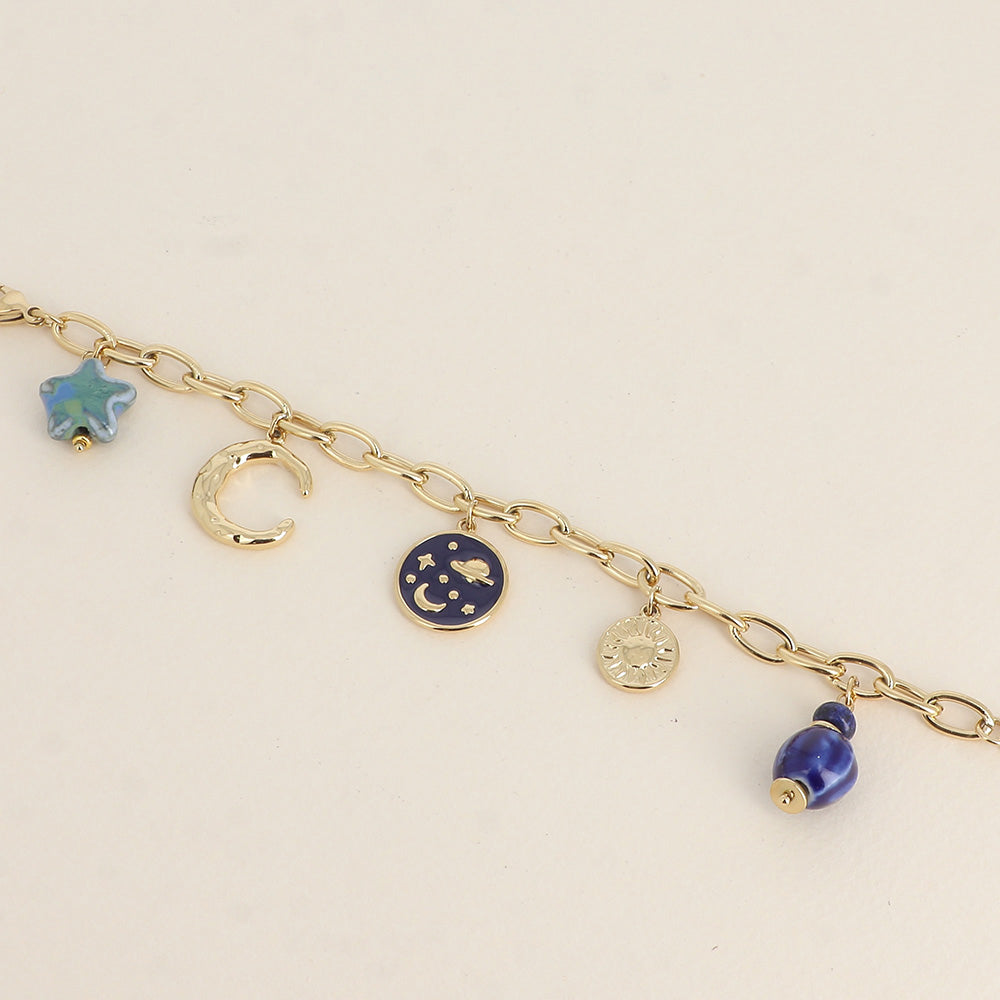 Bracelet - maille aux anneaux ovales allongés, croissant de lune, perles en céramiques, ciel étoilée émaillée, soleil (17+3 cm)