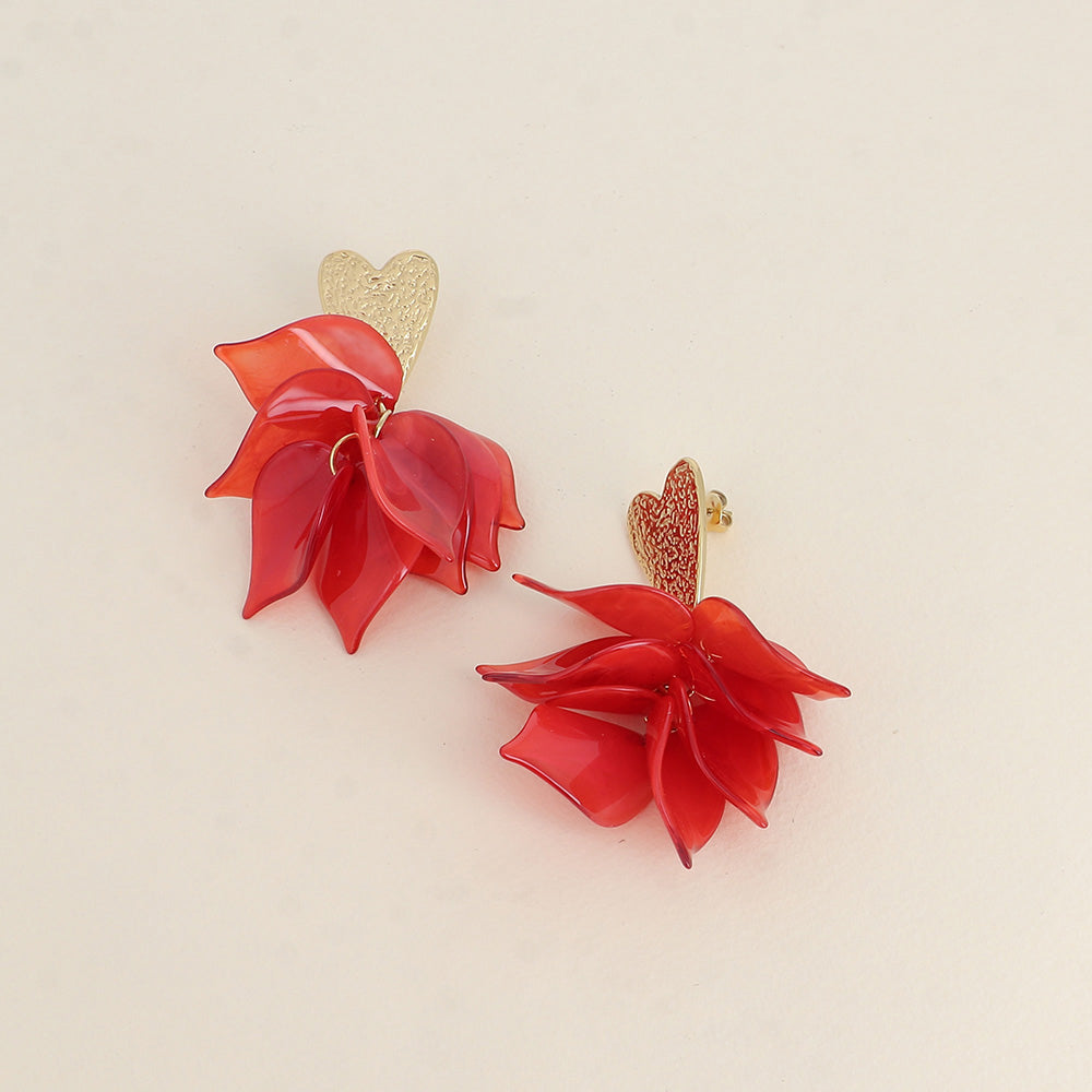 Boucles pendantes - coeur texturé et de pièces pendantes en acétate rouge 35x75 mm