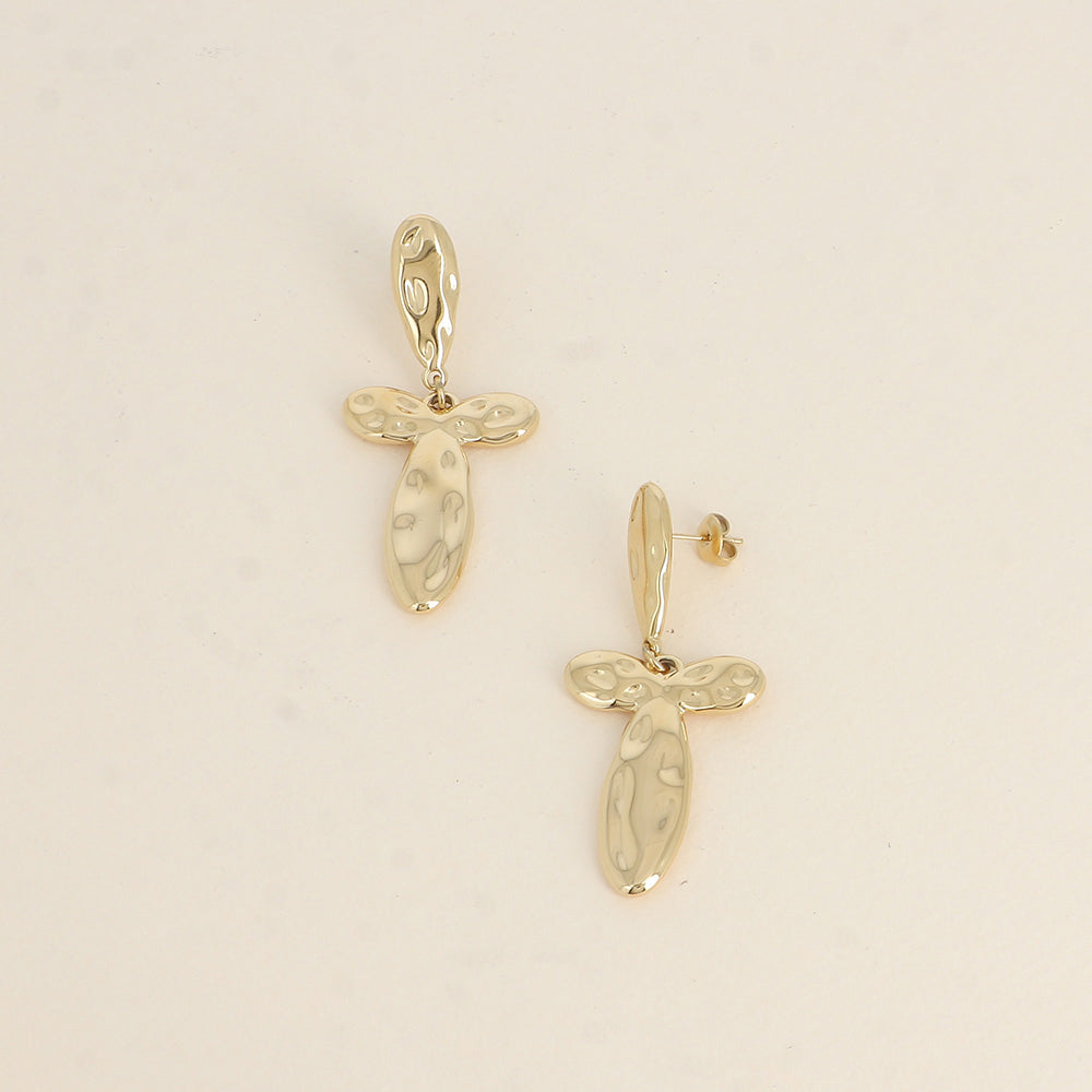 Boucles pendantes - 2 pièces en forme de croix légèrement martelée 25x57 mm
