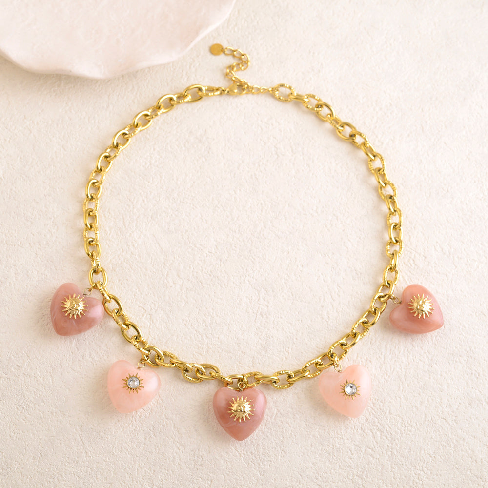 Collier maille avec pendentif cœur en résine, soleil et strass (42+5CM)