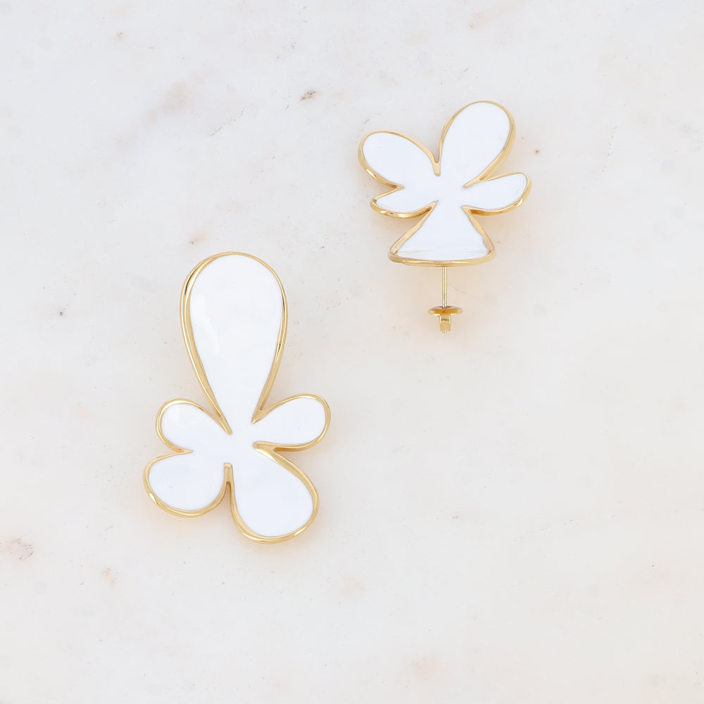 B.O à puce avec fleur émaillée 3 x 5,1 cm.