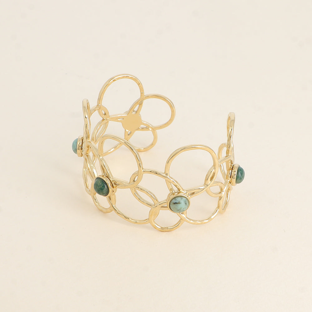 Manchette - 5 motifs floraux ajourés et pierres naturelles turquoises africaines - Dimensions : 6,5 x 5 cm - Hauteur : 40 mm