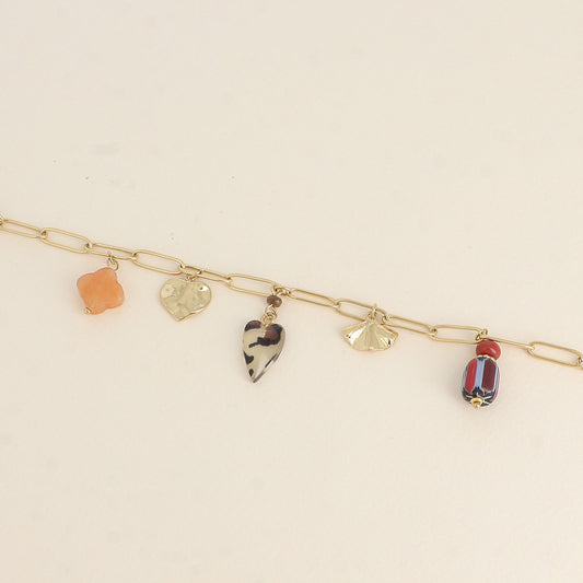 Bracelet - coeurs, en résine léopard, trèfle en pierre naturelle, ginko et perles (17+3 cm)