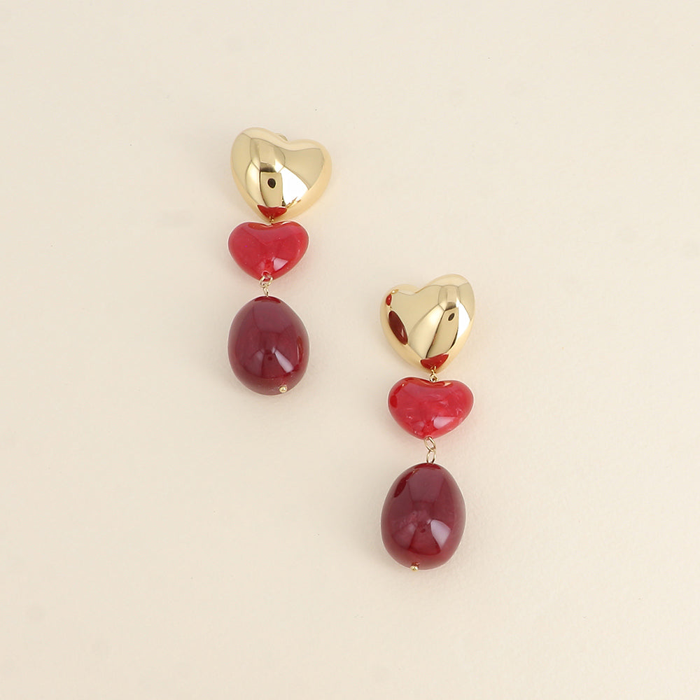 Boucles pendantes - cœurs et perle en résine rouge 20x75 mm