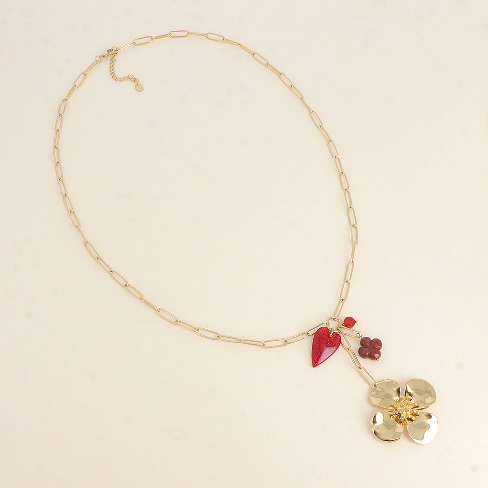 Collier - cœur en résine pailleté, fleur, trèfle en résine et perle 64+5 cm