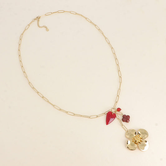 Collier - cœur en résine pailleté, fleur, trèfle en résine et perle 64+5 cm