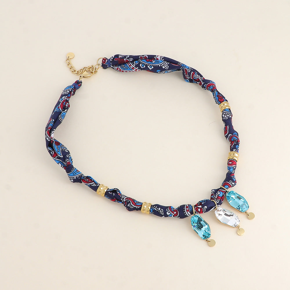 Collier sur tissu - orné de 3 cristaux de Swarovski® - Crystal - Taille: 39+5 cm