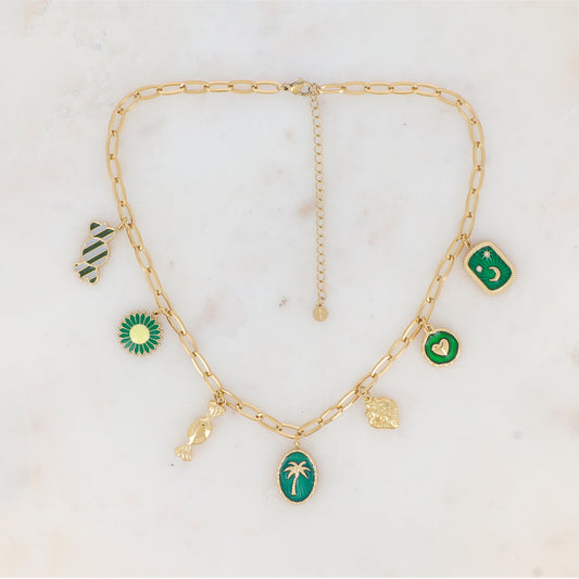 Collier en maille avec bonbon émaillé, fleur émaillée, bonbon, pampille ovale émaillée avec motif palmier, cerise, pampille ronde émaillée avec motif cœur et pampille rectangulaire émaillée avec motif lune et étoile (38+7CM)
