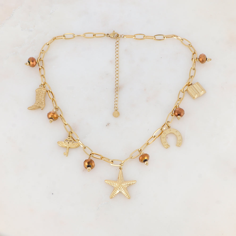 Collier en maille avec botte, clé volante, étoile de mer, pampille graphique, pampille forme livre et perles en pâtes de verre (37.5+7CM)