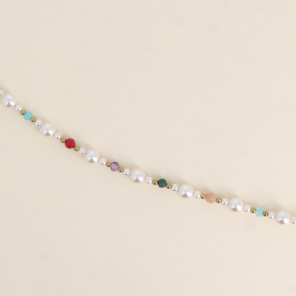 Bracelet sur fil - perles de résine, pierres naturelles et perles métalliques (16+3 cm)