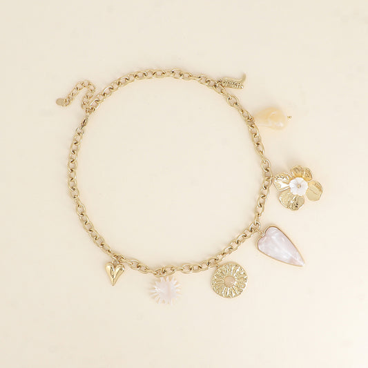 Collier - cœur, soleil nacré, fleur martelée, cœur en résine, fleur, perle en résine, botte - Beige 40+5 cm