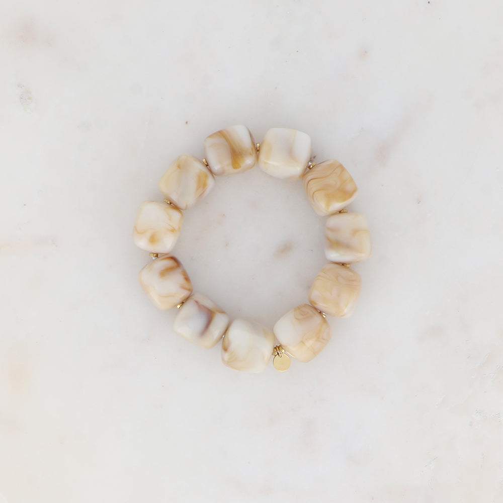 Bracelet élastique avec perles en résine colorée