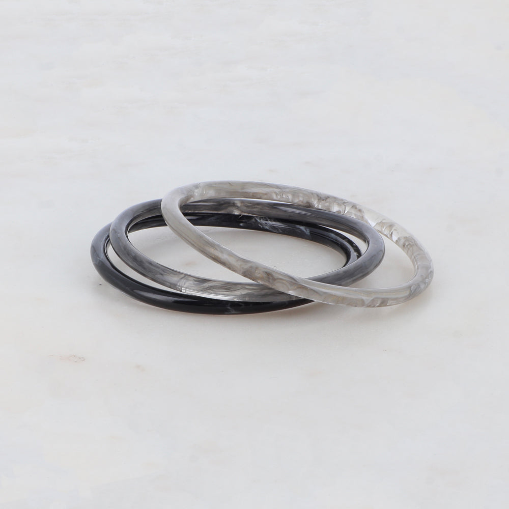 Lot de 3 joncs fermés en résine (TAILLE S)Dimensions intérieures du jonc : 6,2 x 6,2 cm - Epaisseur : 5 mm