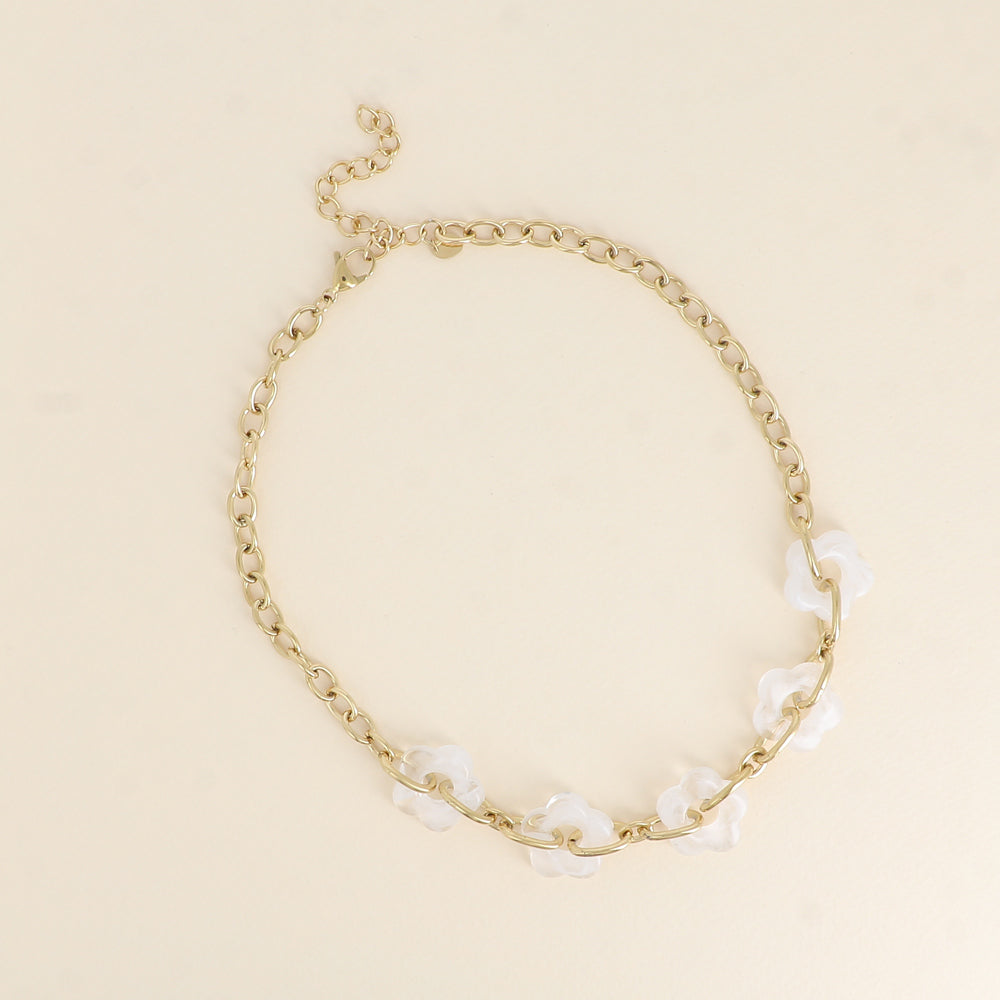 Collier - 5 fleurs en résine blanches et maillons ovales 42+7 cm
