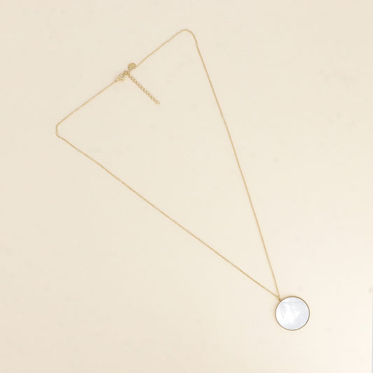 Collier - médaillon rond plat en pierre naturelle nacre blanche 60+5 cm