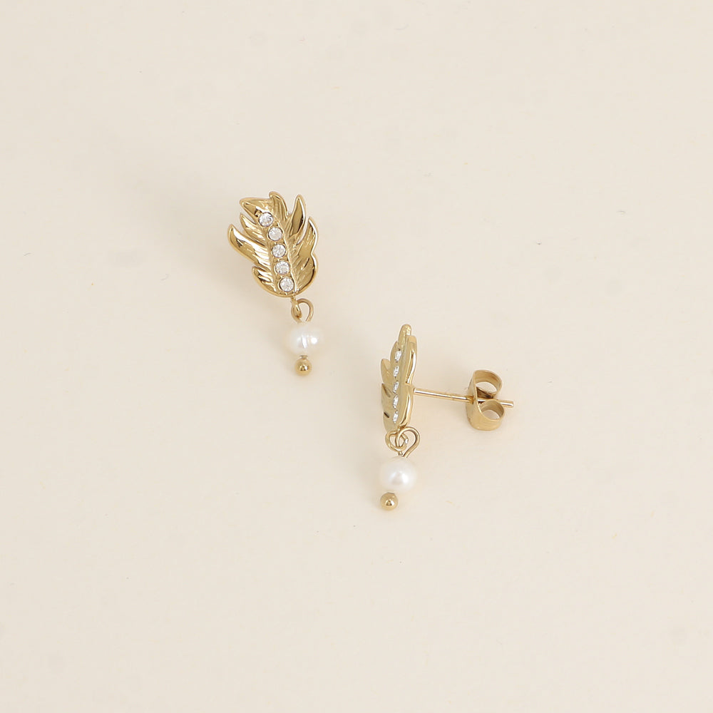 Boucles pendantes - feuillage, oxydes de zirconium et perle d'eau douce