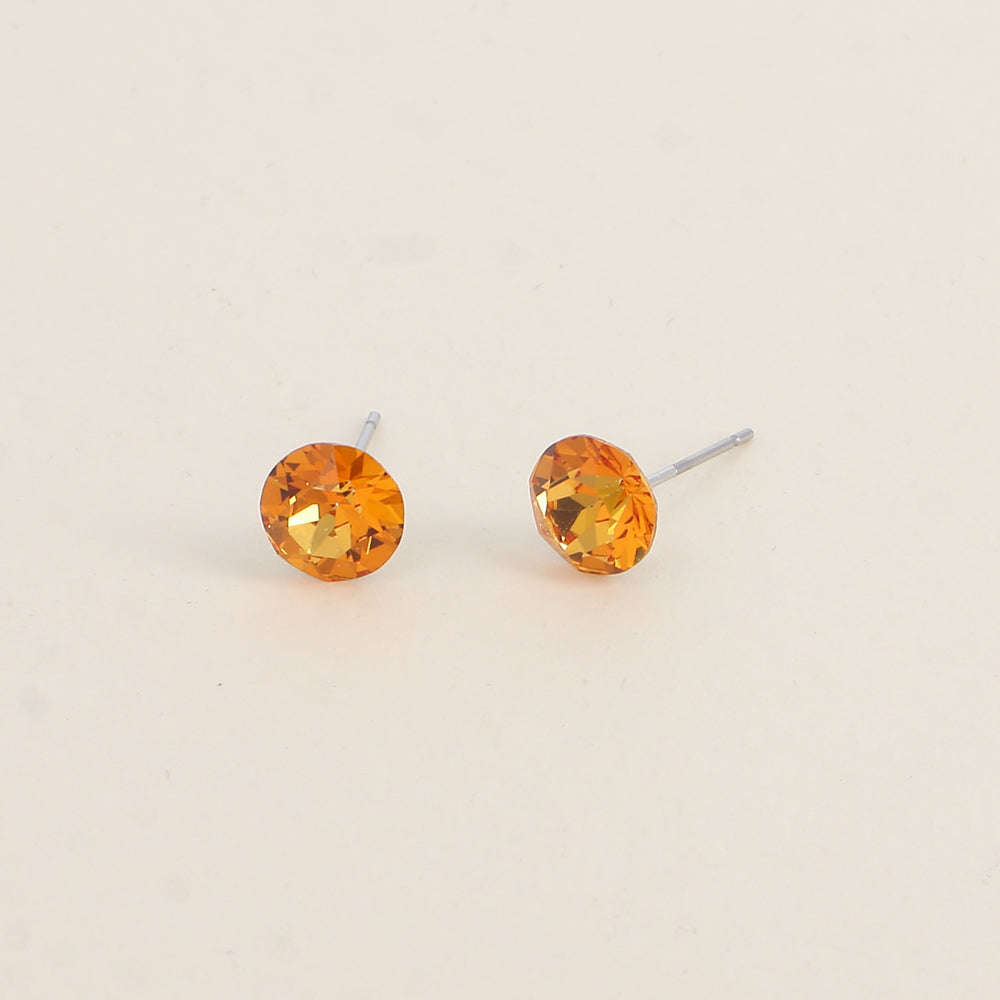Boucles puces argentées – Ornées de cristaux de Swarovski® SS39 - Dimensions de la boucle : 8x8 mm - Dark orange
