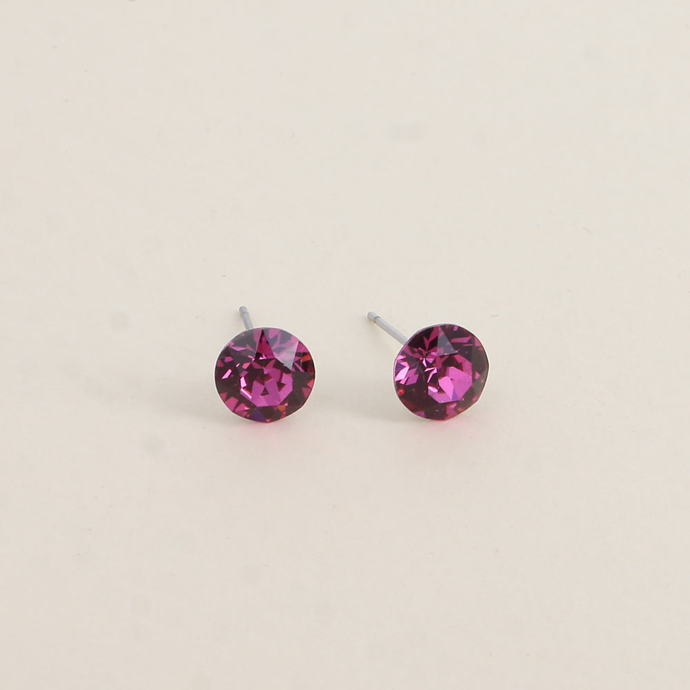 Boucles puces argentées – Ornées de cristaux de Swarovski® SS39 - Dimensions de la boucle : 8x8 mm - Dark rose