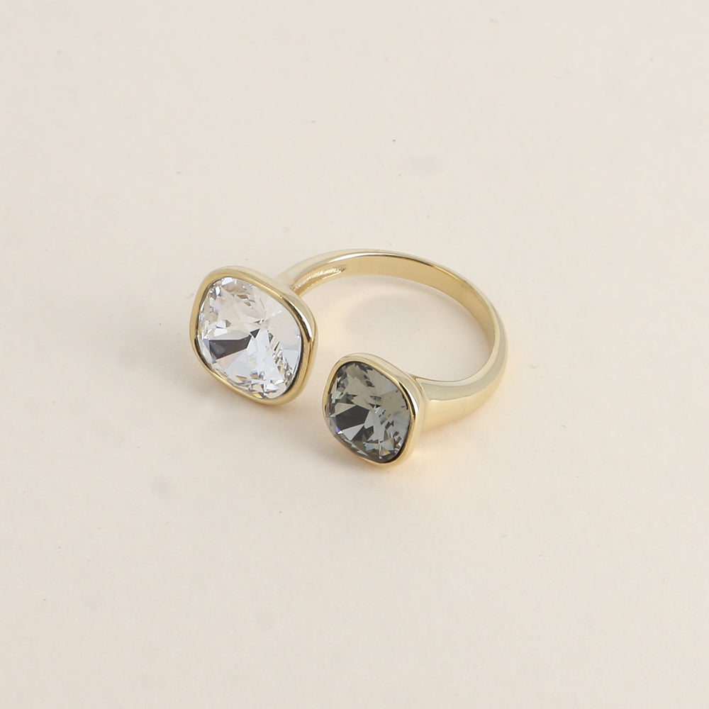 Bague ouverte- Ornée de cristaux de Swarovski® 10 mm et 8 mm - Hauteur de la bague: 2 mm - Cristal