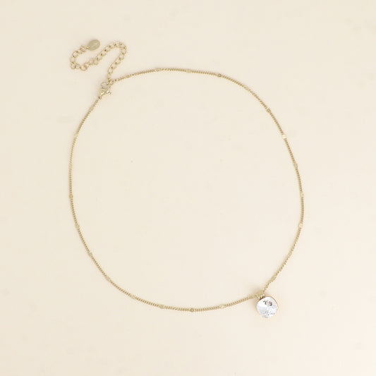 Collier orné de cristaux de Swarovski®. - Longueur de chaîne : 38+7 cm - Dimensions du cristal : 10 x 10 mm - Crystal