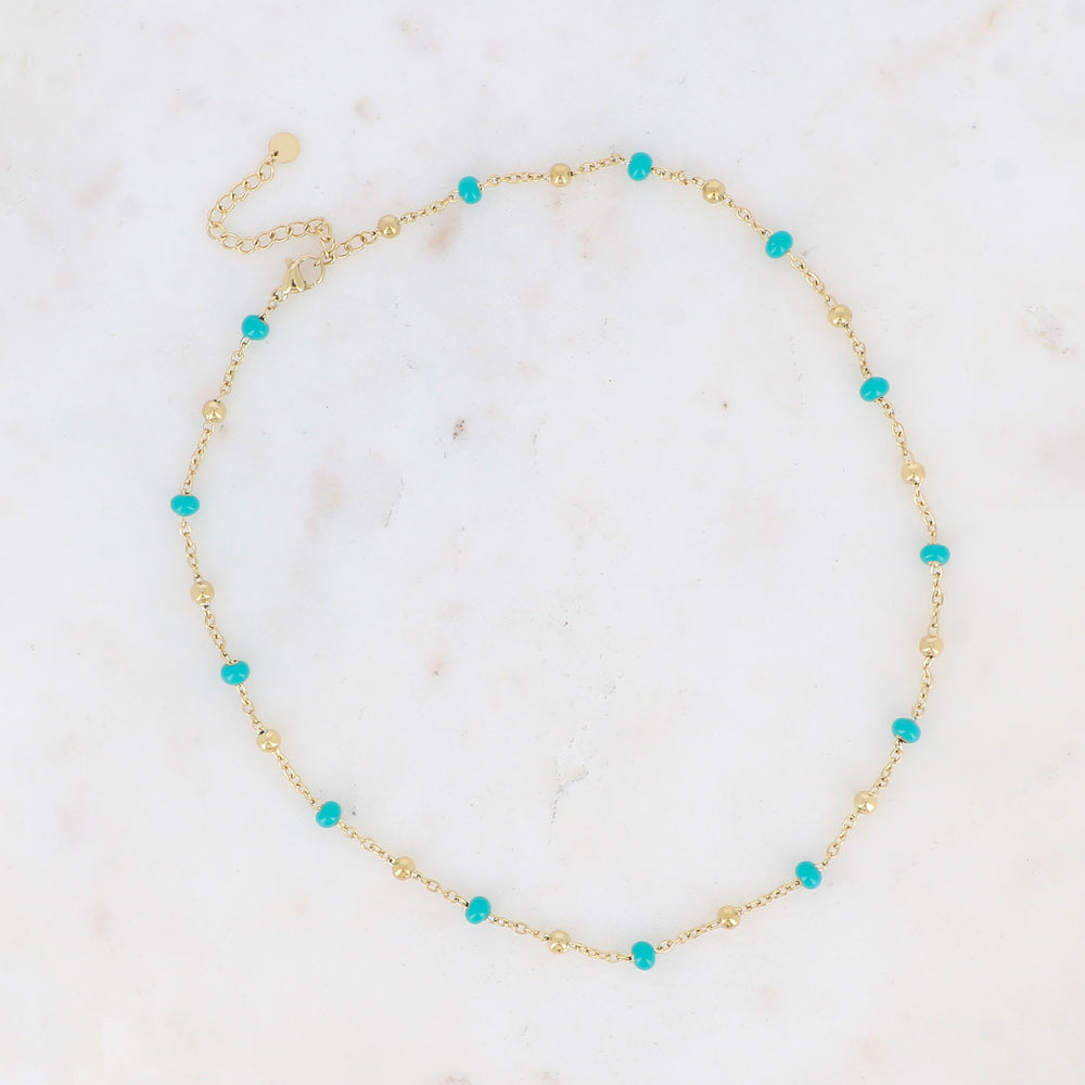 Collier doré embelli de petites boules en émail turquoise 40+5 cm