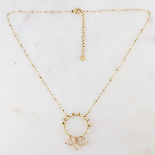 Collier composé d'un anneau doré et de perles en pierres naturelles agate blanche 40+5 cm