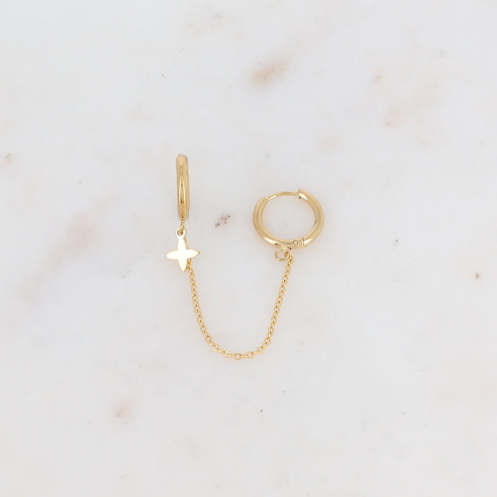 Mono créole avec chaîne et étoile Longueur chaîne : 5,5 cm. Diamètre créoles: 1,2 cm