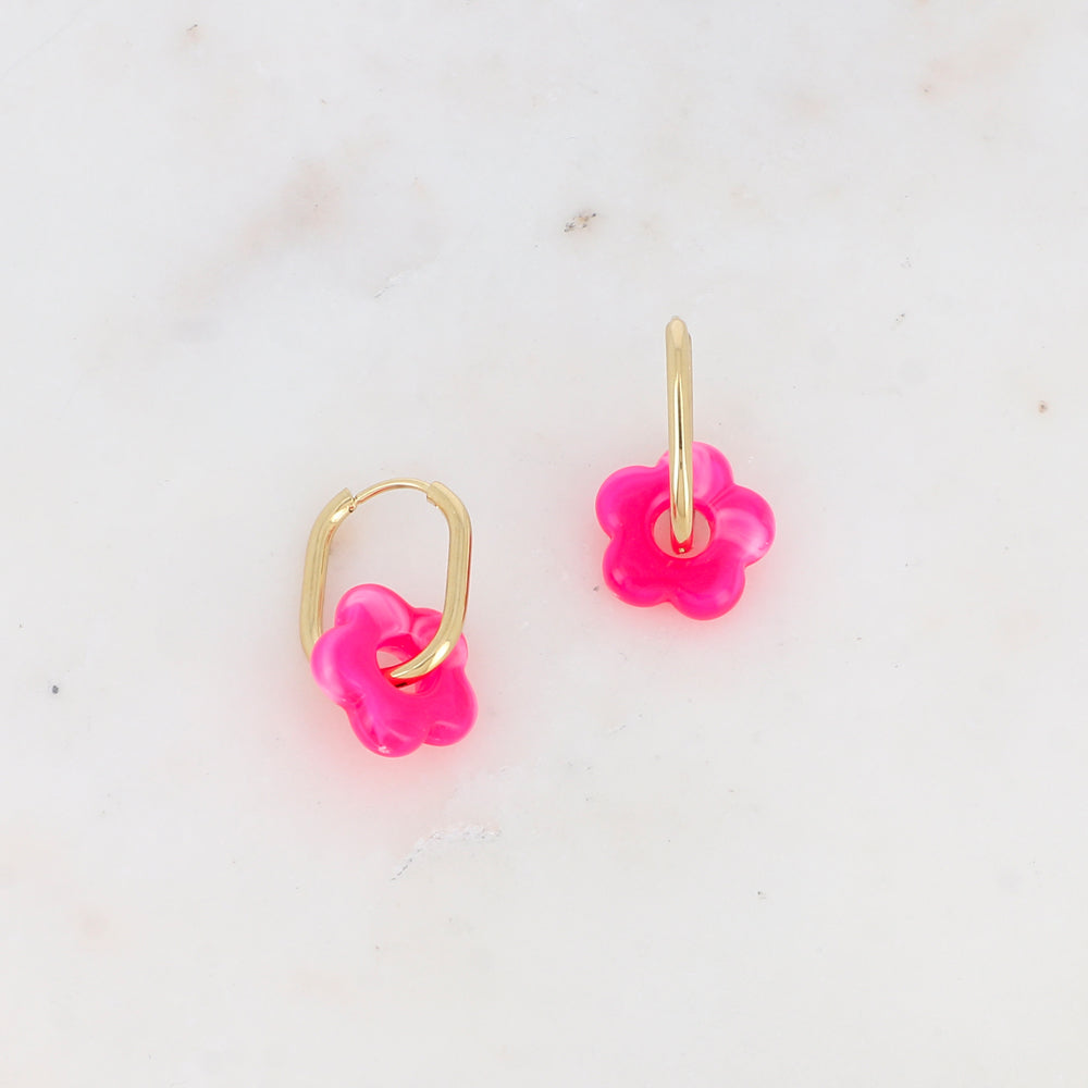 Créoles rectangulaires avec perle de fleur en acétate 1,6 x 2,8 cm