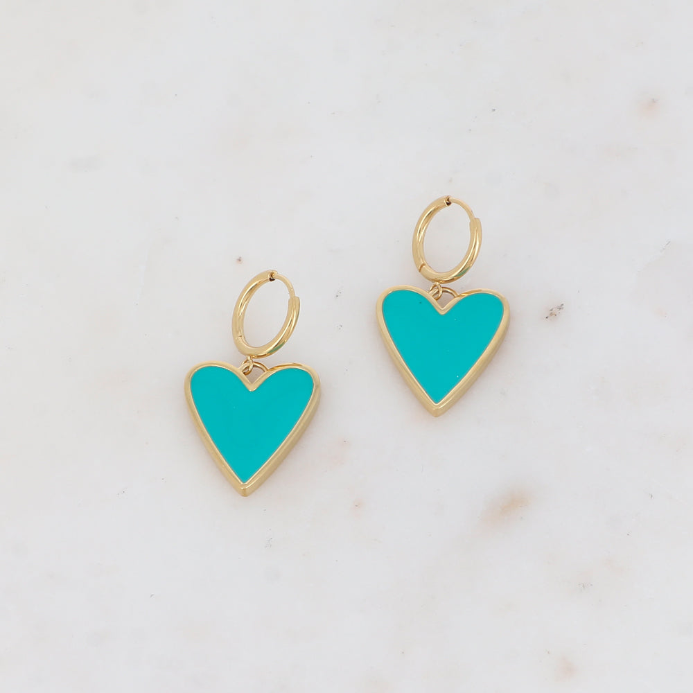 Créoles avec pendentif forme cœur émaillé 1,8 x 3,3 cm.