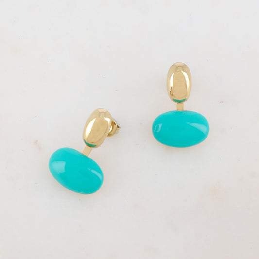 B.O à puce en forme géométrique avec émail, tige 1,7 x 2,5 cm.