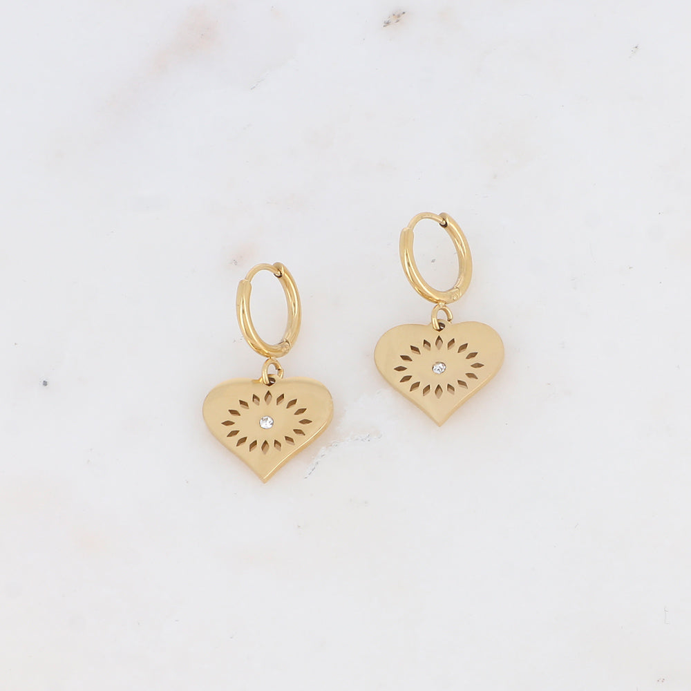 Créoles avec pampille en forme de cœur ajourée et strass 1,5 x 2,7 cm